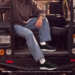 Zapatillas negras con suela blanca y aumento de altura de 8 cm